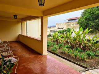 Ampla Casa em Terreno de 1.310 m2 no Bairro Ana Rosa em Cruzeiro.