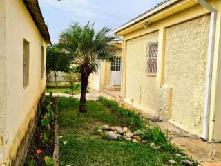 Ampla Casa em Terreno de 1.310 m2 no Bairro Ana Rosa em Cruzeiro.