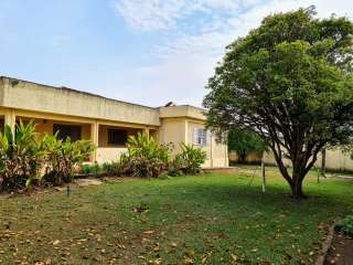 Ampla Casa em Terreno de 1.310 m2 no Bairro Ana Rosa em Cruzeiro.