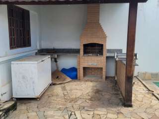 Casa no Jardim Paraíba em Aparecida com 4 quartos.