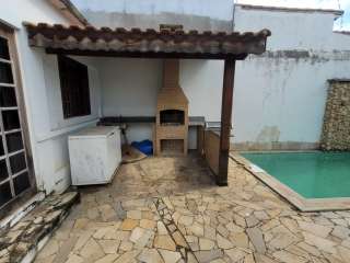 Casa no Jardim Paraíba em Aparecida com 4 quartos.