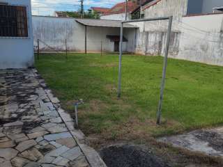 Casa no Jardim Paraíba em Aparecida com 4 quartos.