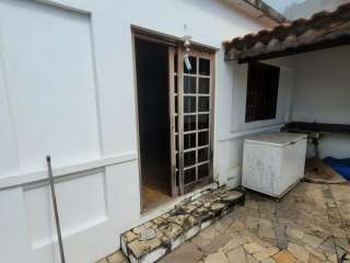 Casa no Jardim Paraíba em Aparecida com 4 quartos.