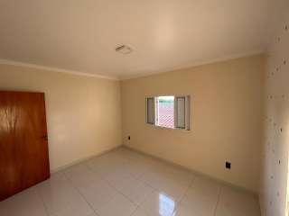 Linda casa no Pq Mondesir