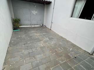 Casa com piscina na Vila Hepacaré