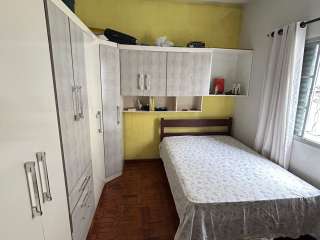 Casa com piscina na Vila Hepacaré