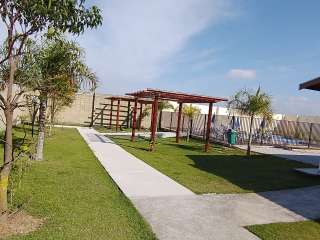 Ótima Casa no Condomínio New Life, com 2 Quartos (1 Suíte)!