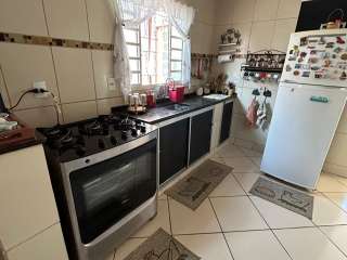 Casa 3 dorms na Amélia Pereira