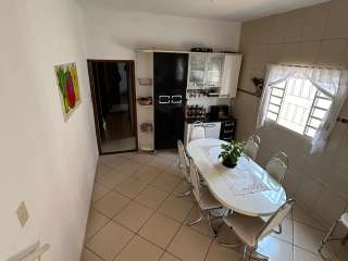 Casa 3 dorms na Amélia Pereira