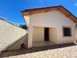 Casa 3 dorms na Vila Geny