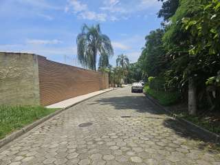 Terreno de 580m2 no Clube dos 500