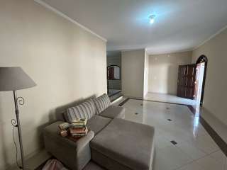 Ótima casa na entrada do Pq Mondesir