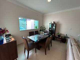 Ótimo sobrado no Village das Palmeiras