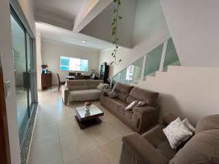 Ótimo sobrado no Village das Palmeiras