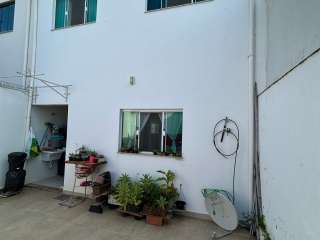 Ótimo sobrado no Village das Palmeiras