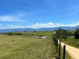 Áreas disponíveis de 30 mil m2. na beira da Rodovia Presidente Dutra próximo á RCC