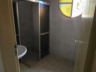 Casa com 02 dormitórios no centro