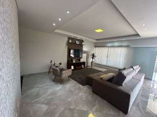 Belíssima casa no Pq Tabatinga