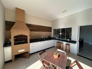 Belíssima casa no Pq Tabatinga