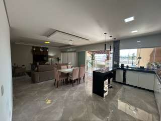 Belíssima casa no Pq Tabatinga