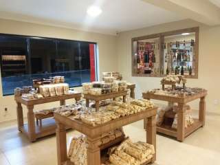 Restaurante com uma estrutura excepcional e Posto de Gasolina em Delfim Moreira MG