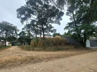 Terreno com 253 m2 de esquina no Belveder Clube dos 500