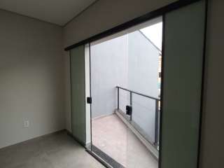 Sobrado novinho com 4 dormitórios sendo uma suíte