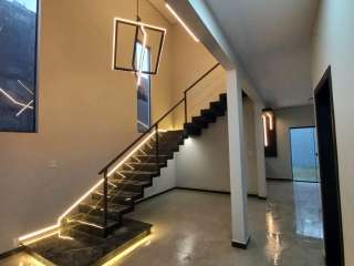 Sobrado novinho com 4 dormitórios sendo uma suíte