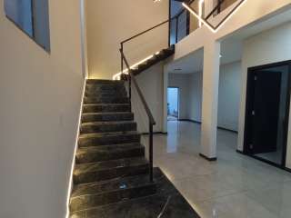 Sobrado novinho com 4 dormitórios sendo uma suíte