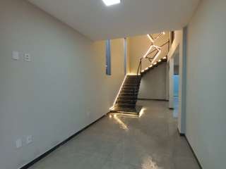 Sobrado novinho com 4 dormitórios sendo uma suíte