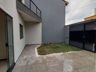 Sobrado novinho com 4 dormitórios sendo uma suíte