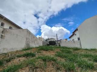 Maravilhoso terreno com vista no Portal das Colinas