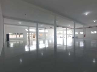 Excelente Ponto Comercial Novo na Avenida Osvaldo Aranha