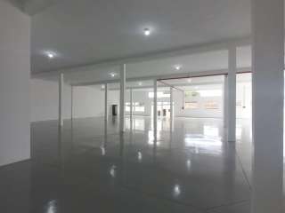 Excelente Ponto Comercial Novo na Avenida Osvaldo Aranha