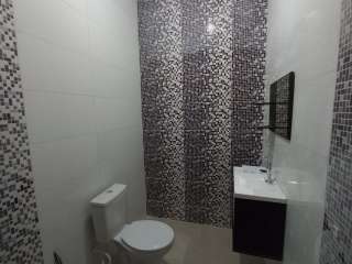 Ótima Casa na Industrial com 03 Dormitórios (02 Suítes)