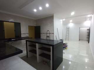 Ótima Casa na Industrial com 03 Dormitórios (02 Suítes)