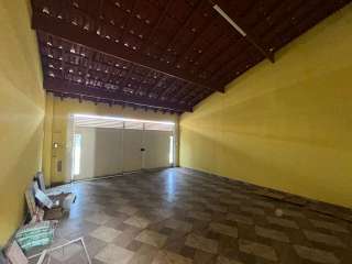 Ótima Casa na Industrial com 03 Dormitórios (02 Suítes)