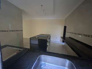 Ótima Casa na Industrial com 03 Dormitórios (02 Suítes)