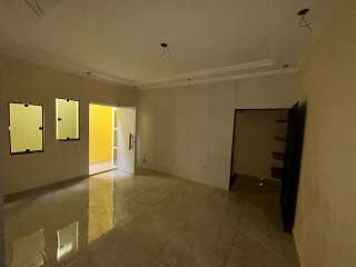 Ótima Casa na Industrial com 03 Dormitórios (02 Suítes)